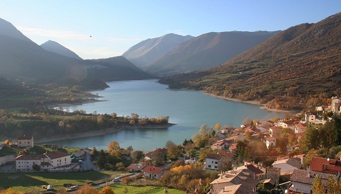 Abruzzo_lake view